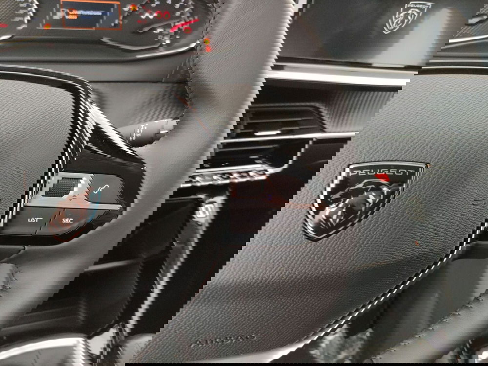 Peugeot 208 nuova a Caserta (14)