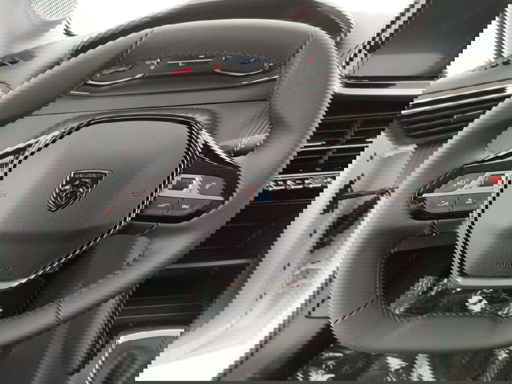 Peugeot 208 nuova a Caserta (16)