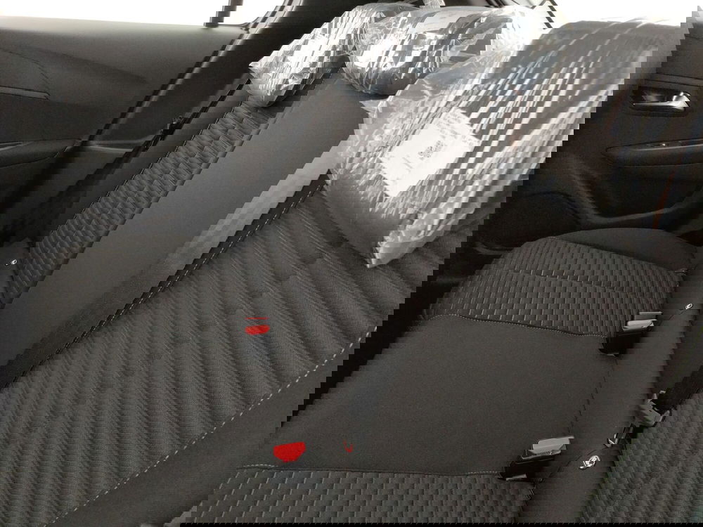 Peugeot 208 nuova a Caserta (19)