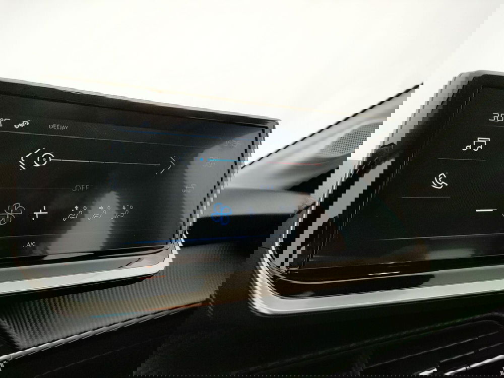 Peugeot 208 nuova a Caserta (9)