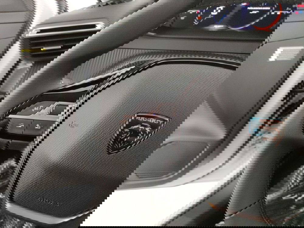 Peugeot 208 nuova a Caserta (19)