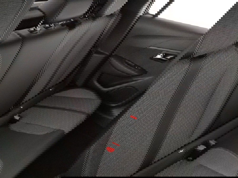 Peugeot 208 nuova a Caserta (19)