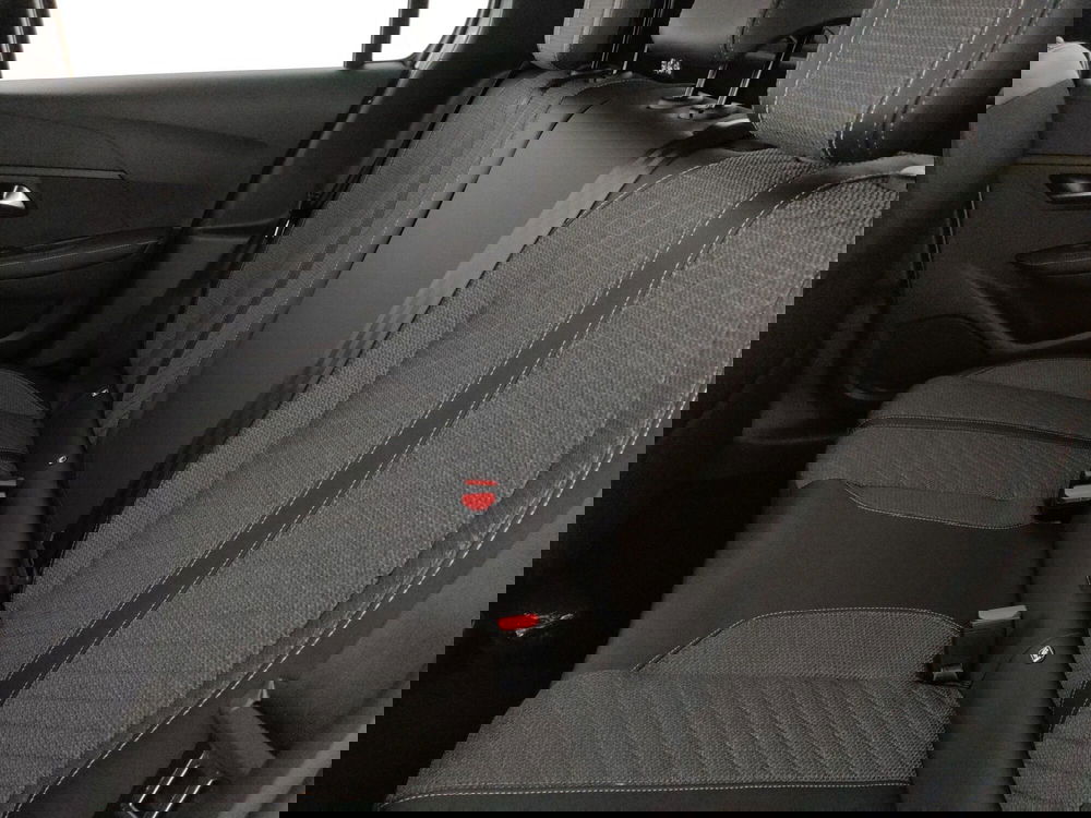 Peugeot 208 nuova a Caserta (18)