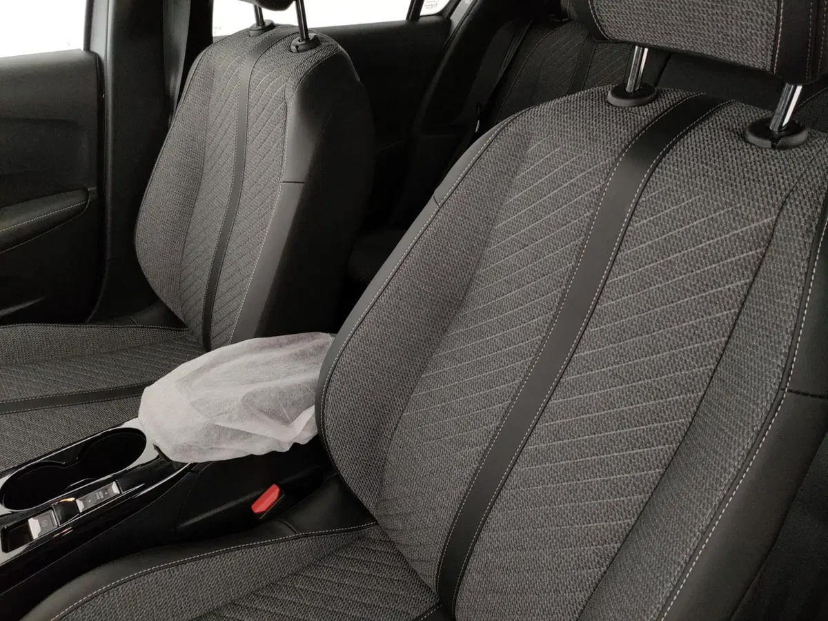 Peugeot 208 nuova a Caserta (12)
