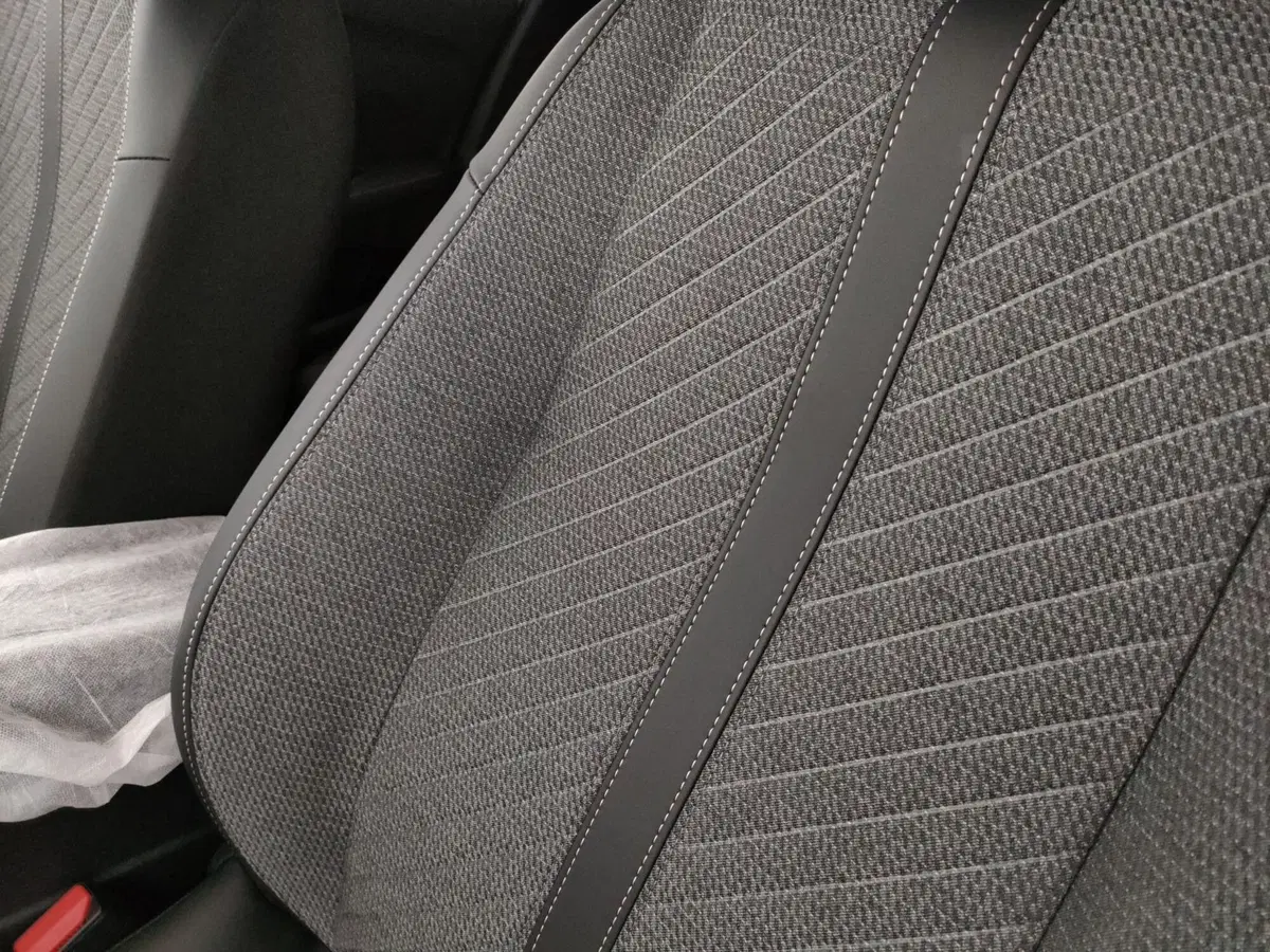 Peugeot 208 nuova a Caserta (13)