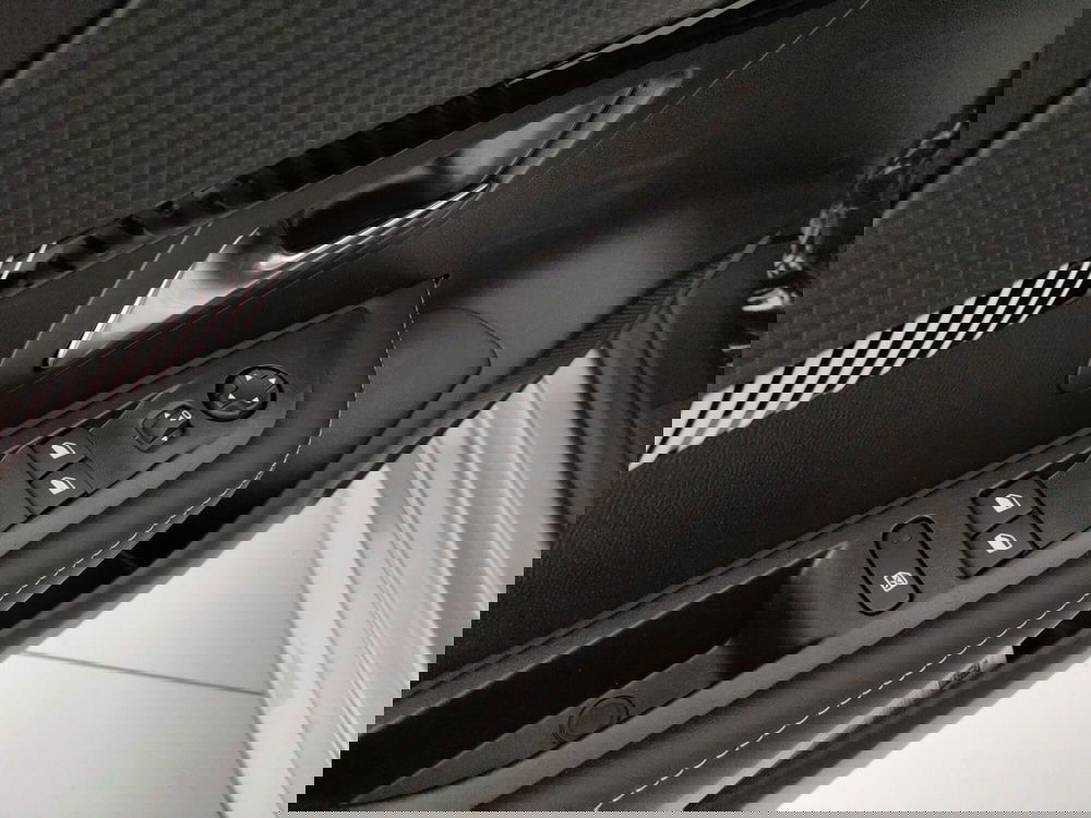 Peugeot 208 nuova a Caserta (14)