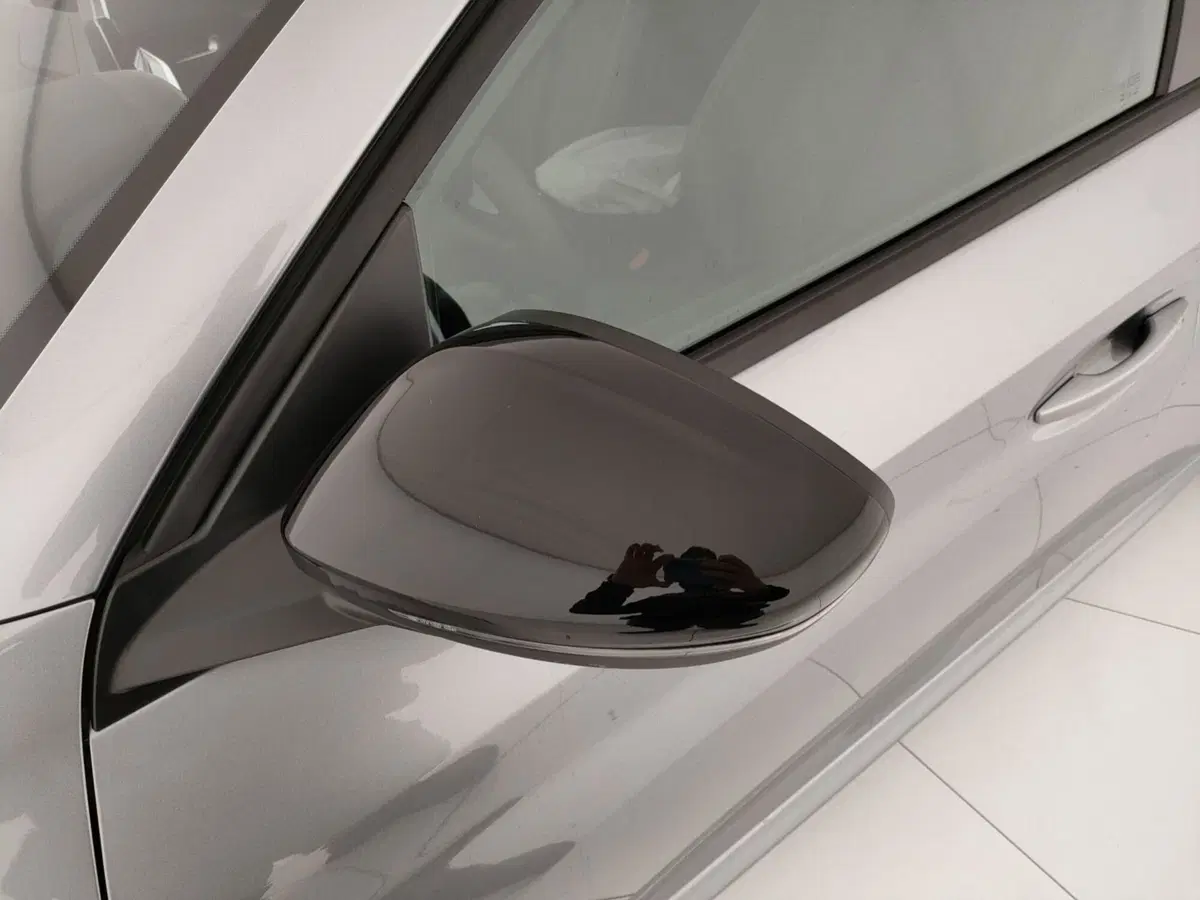Peugeot 208 nuova a Caserta (17)