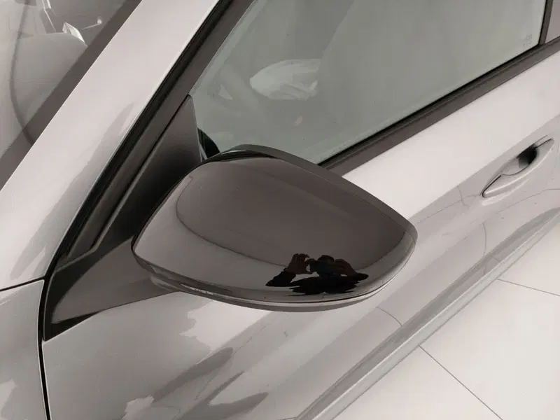 Peugeot 208 nuova a Caserta (17)