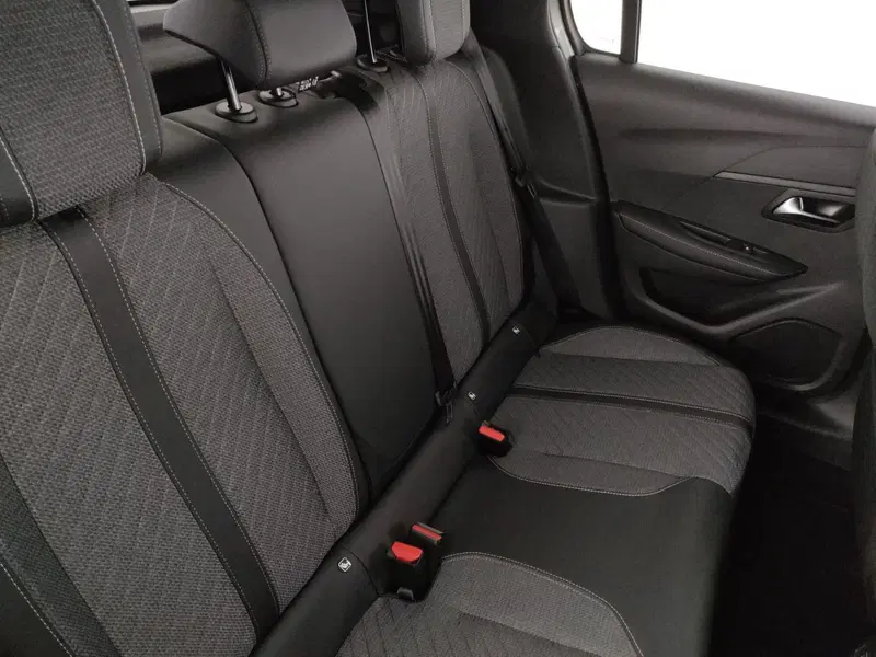 Peugeot 208 nuova a Caserta (19)