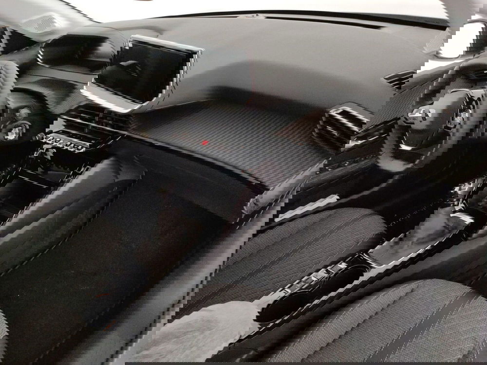 Peugeot 208 nuova a Caserta (20)