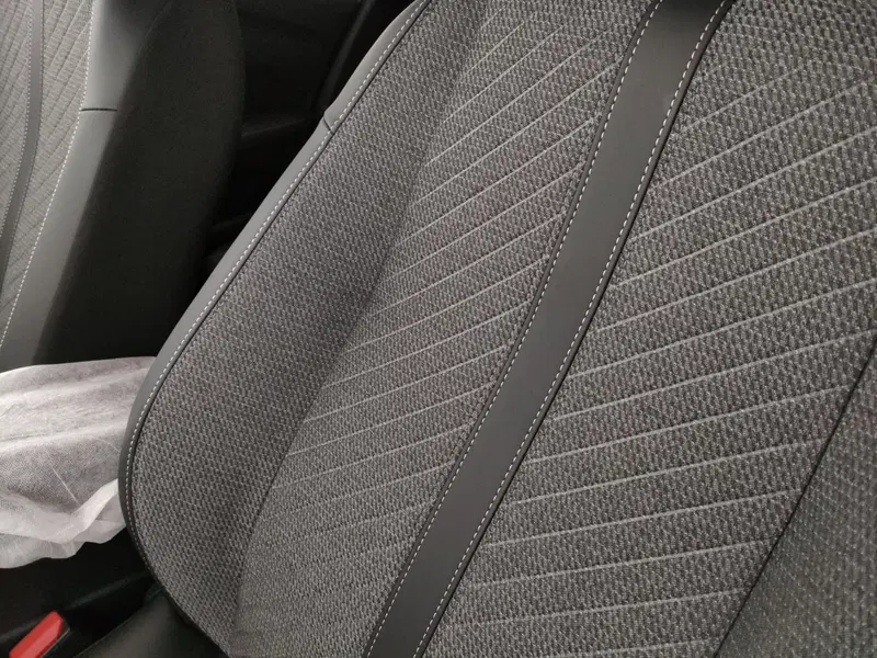 Peugeot 208 nuova a Caserta (13)