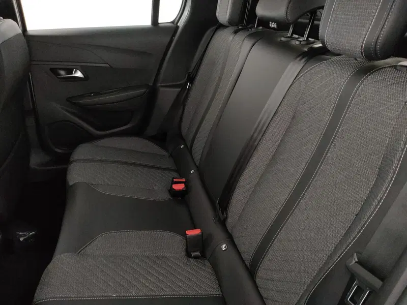 Peugeot 208 nuova a Caserta (18)
