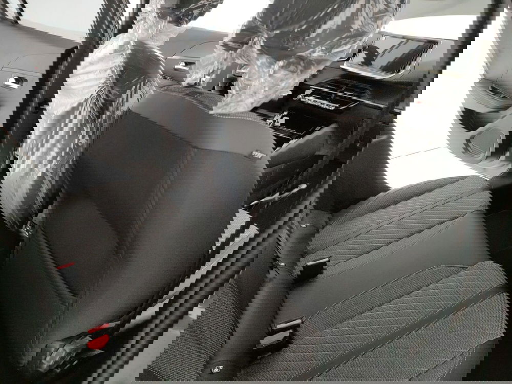 Peugeot 208 nuova a Caserta (10)