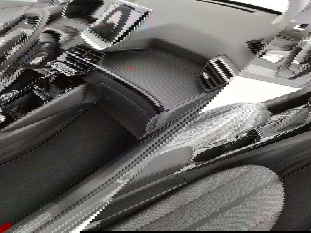 Peugeot 208 nuova a Caserta (12)