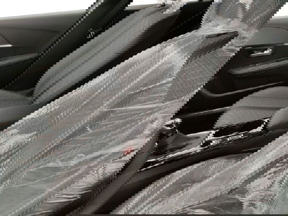 Peugeot 208 nuova a Caserta (18)