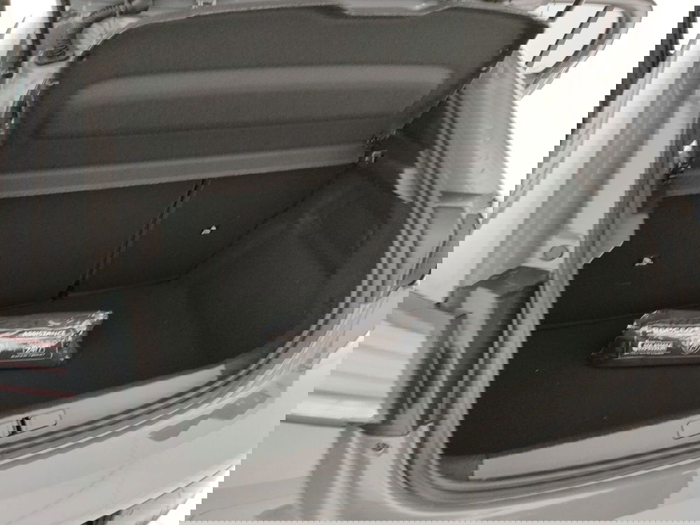 Peugeot 208 nuova a Caserta (8)