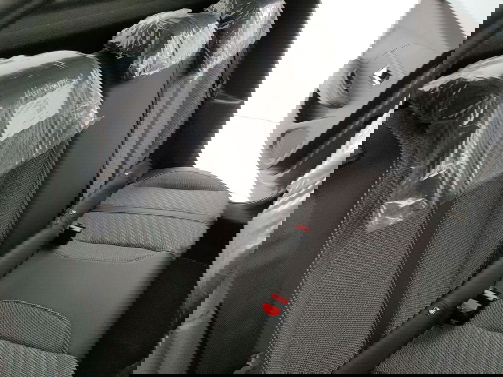 Peugeot 208 nuova a Caserta (11)