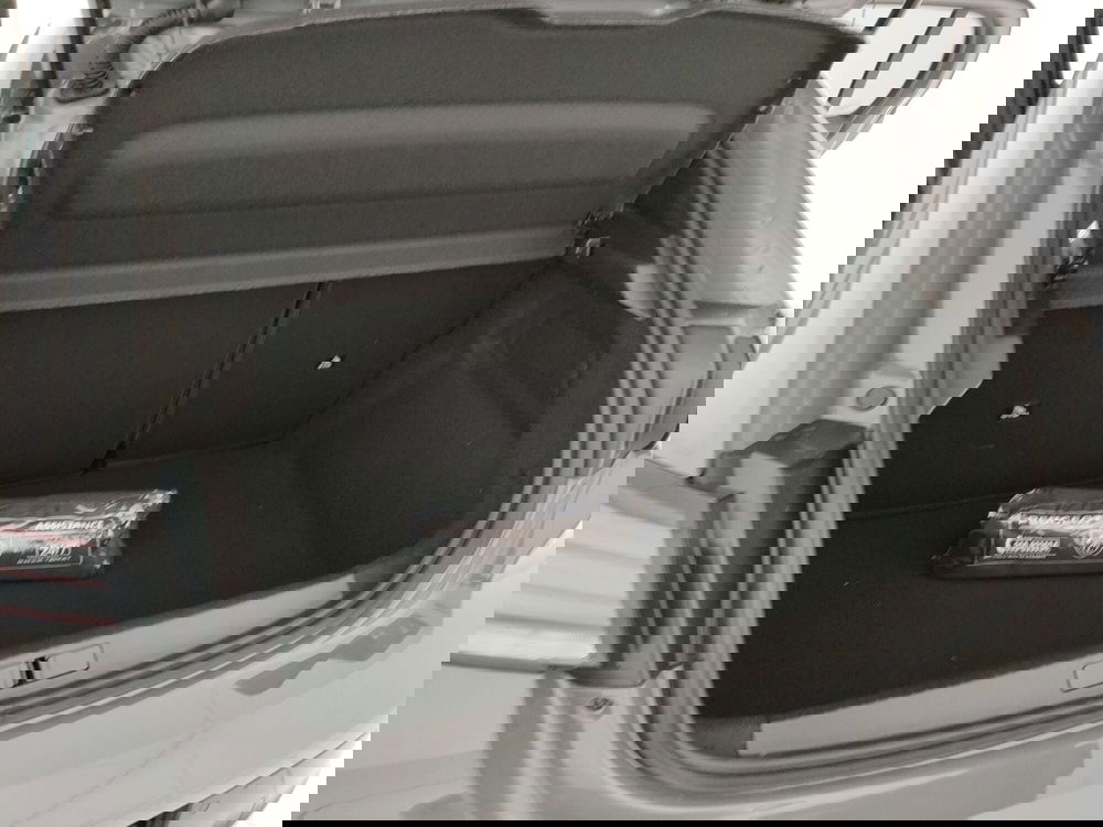 Peugeot 208 nuova a Caserta (8)