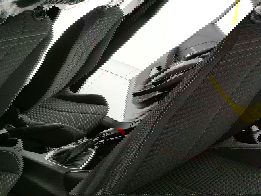 Peugeot 208 nuova a Caserta (13)