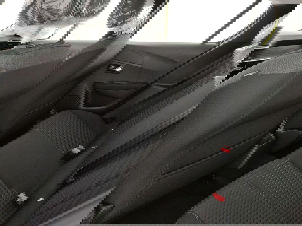 Peugeot 208 nuova a Caserta (16)