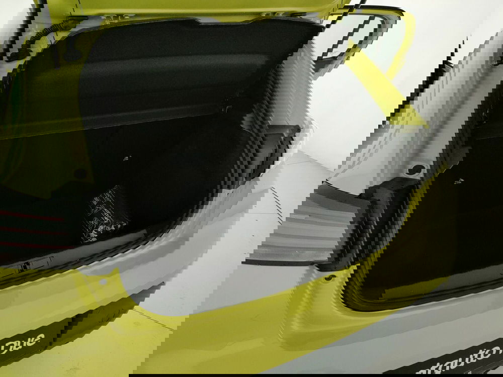 Peugeot 208 nuova a Caserta (8)