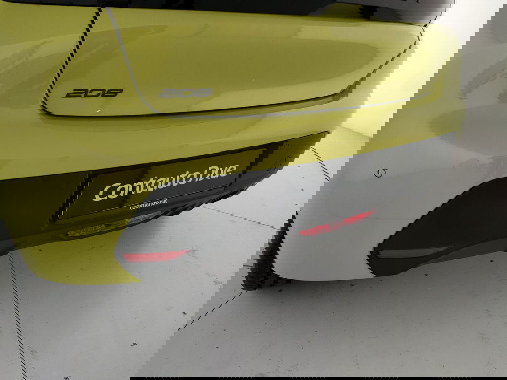 Peugeot 208 nuova a Caserta (9)