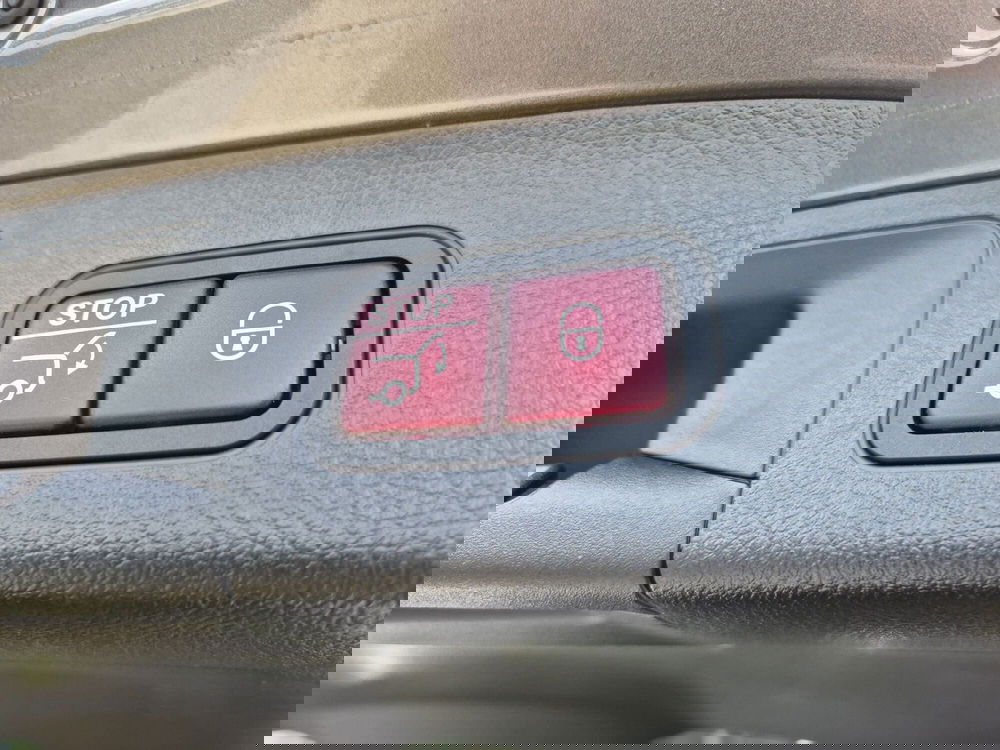 Mercedes-Benz GLA SUV usata a Alessandria (17)