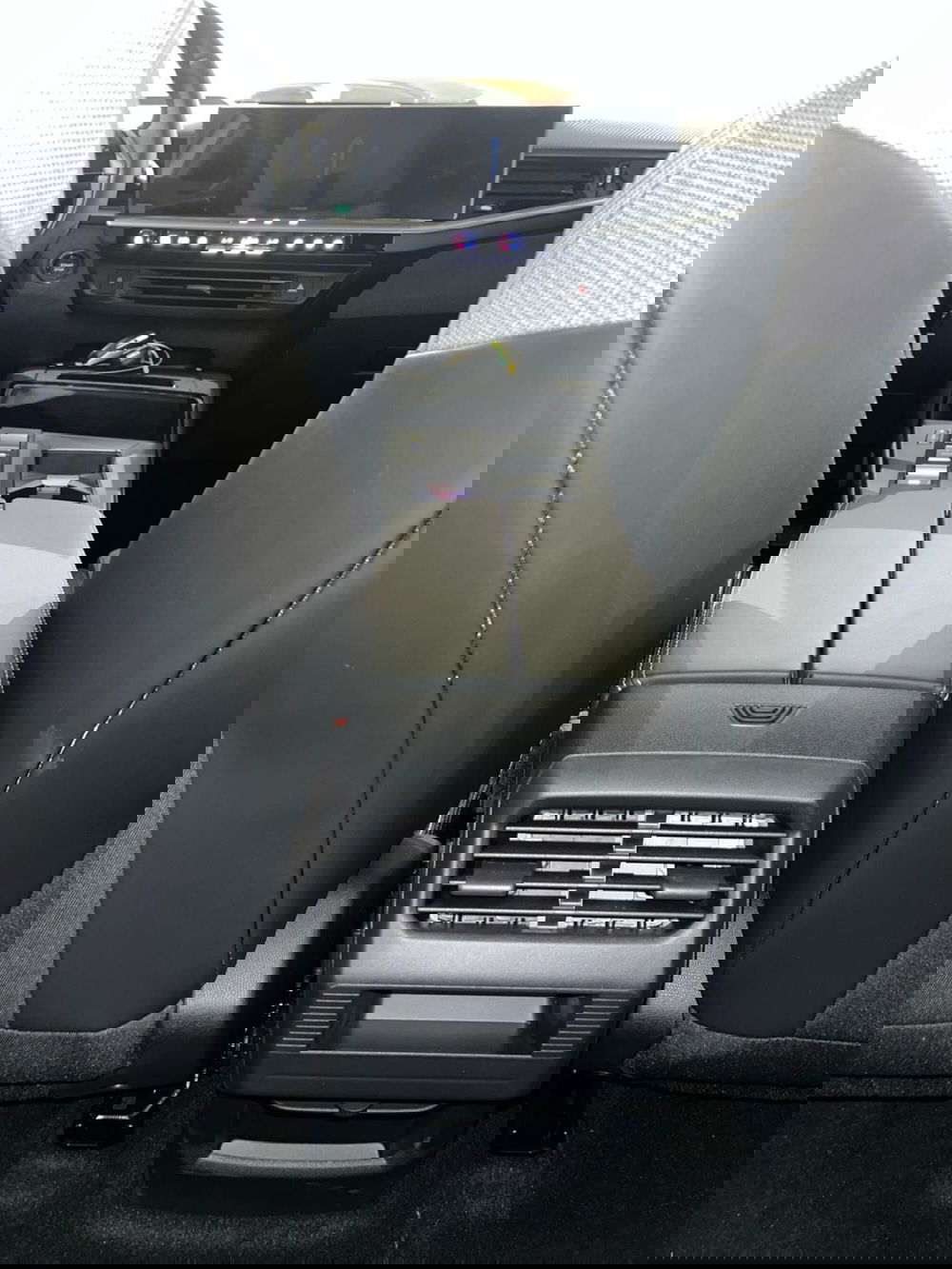 Opel Grandland nuova a Milano (19)