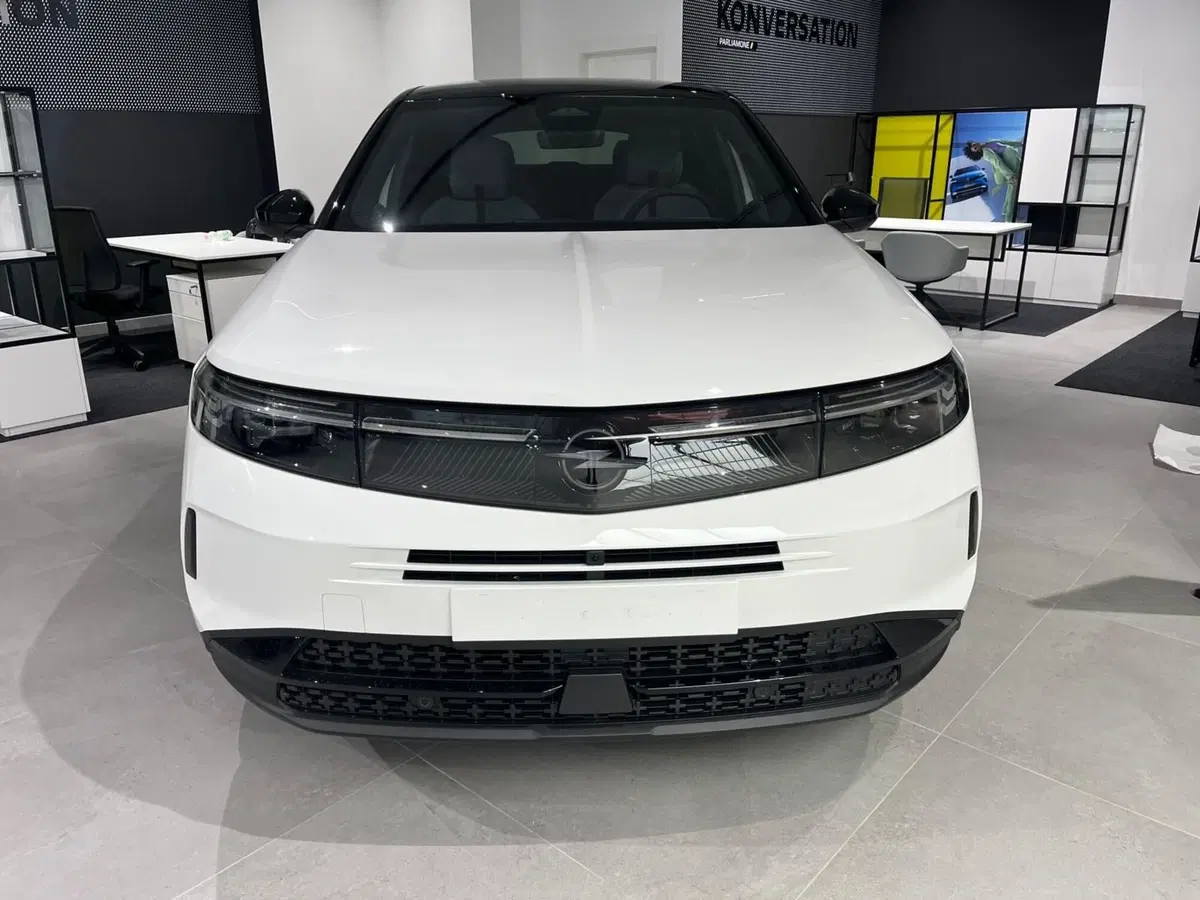 Opel Grandland nuova a Milano (2)