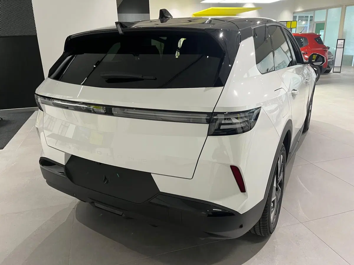 Opel Grandland nuova a Milano (6)