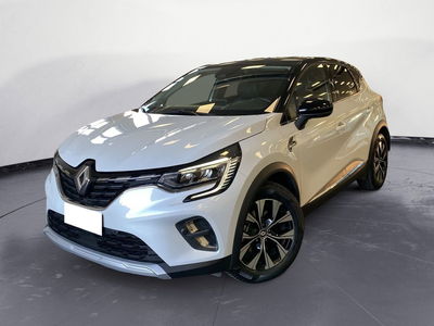 Renault Captur Plug-in Hybrid E-Tech 160 CV Techno del 2022 usata a Meda