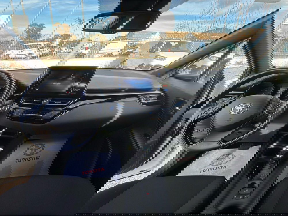 Toyota Toyota C-HR usata a Ragusa (9)