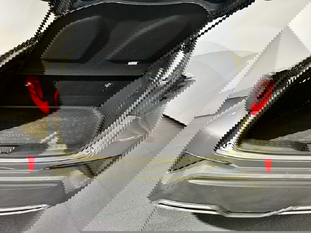 Toyota Toyota C-HR usata a Milano (11)