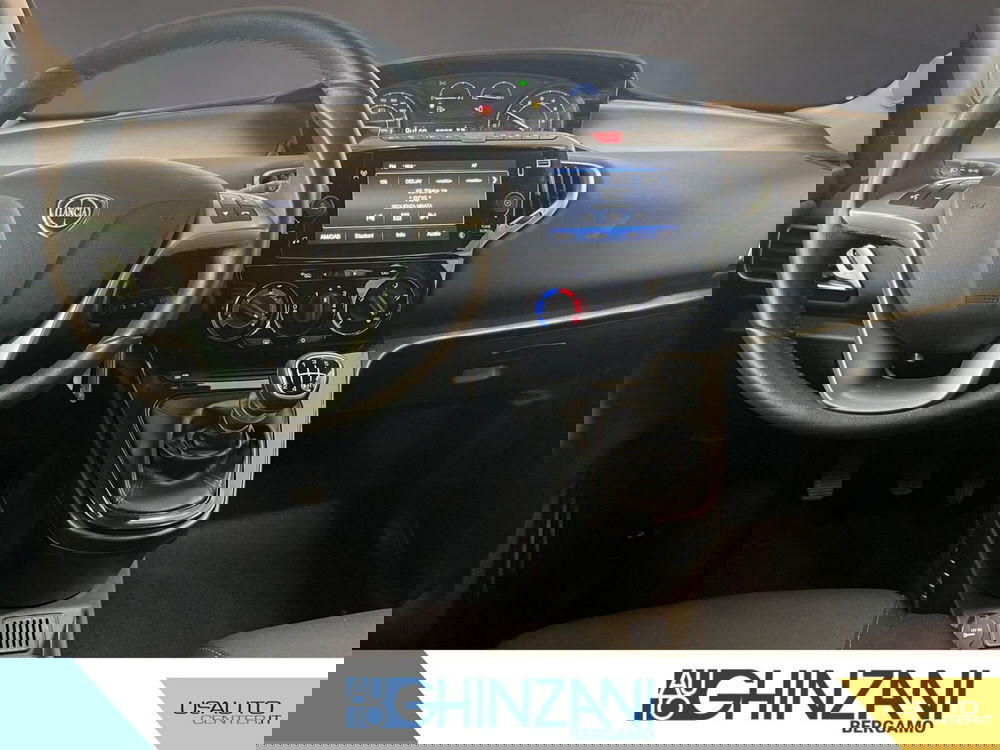 Lancia Ypsilon usata a Bergamo (11)