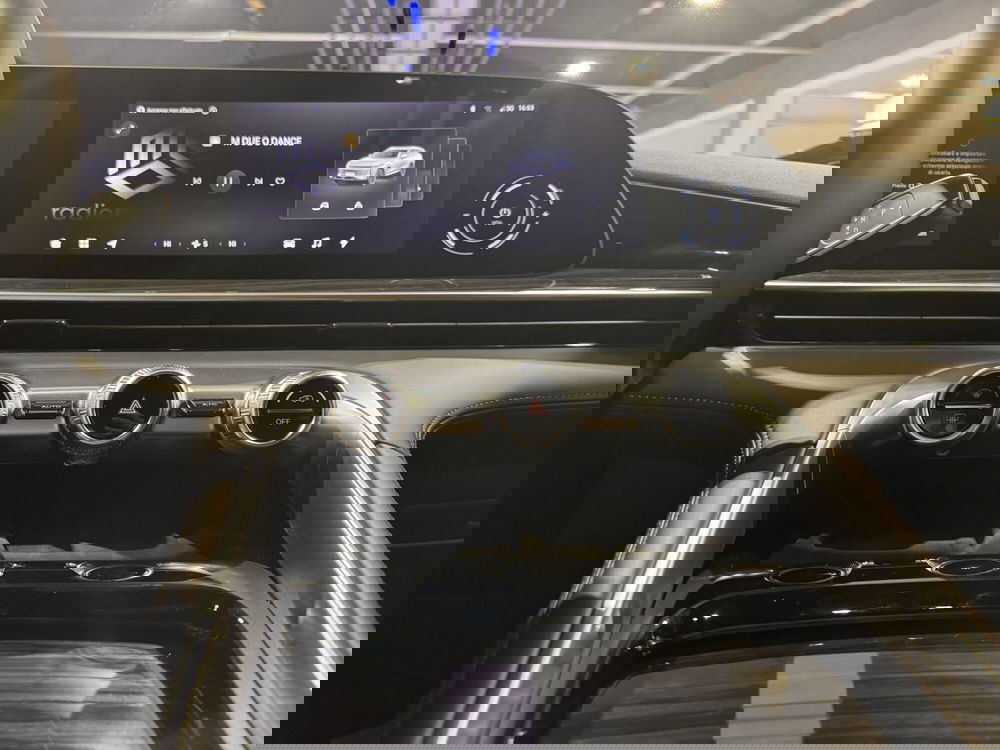 Omoda Omoda 9 SHS-P nuova a Bologna (11)