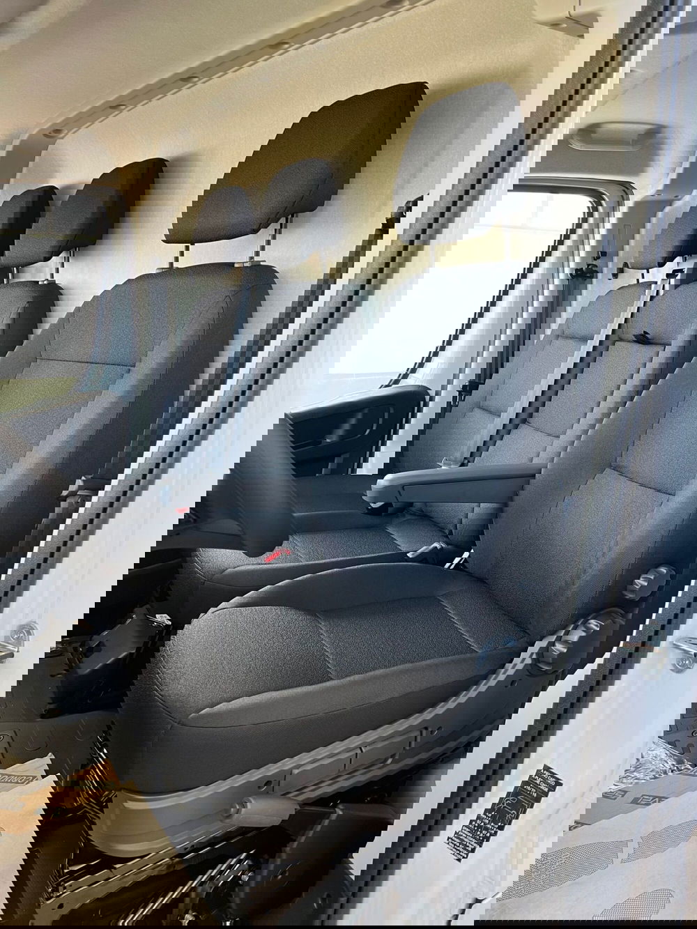 Peugeot Boxer Furgone nuova a Bari (14)