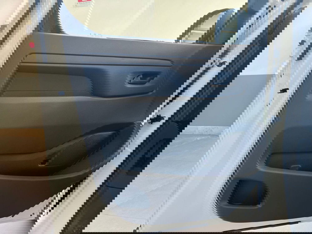 Peugeot Expert Furgone nuova a Bari (12)