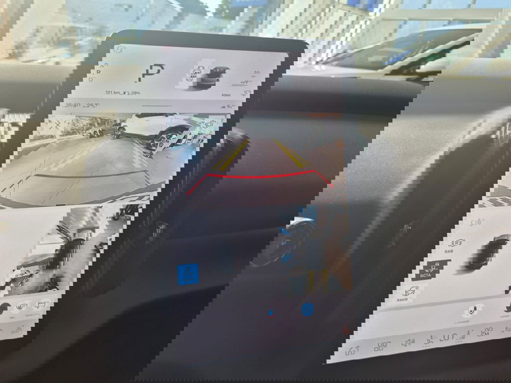 Volvo EX30 Cross Country nuova a Como (10)