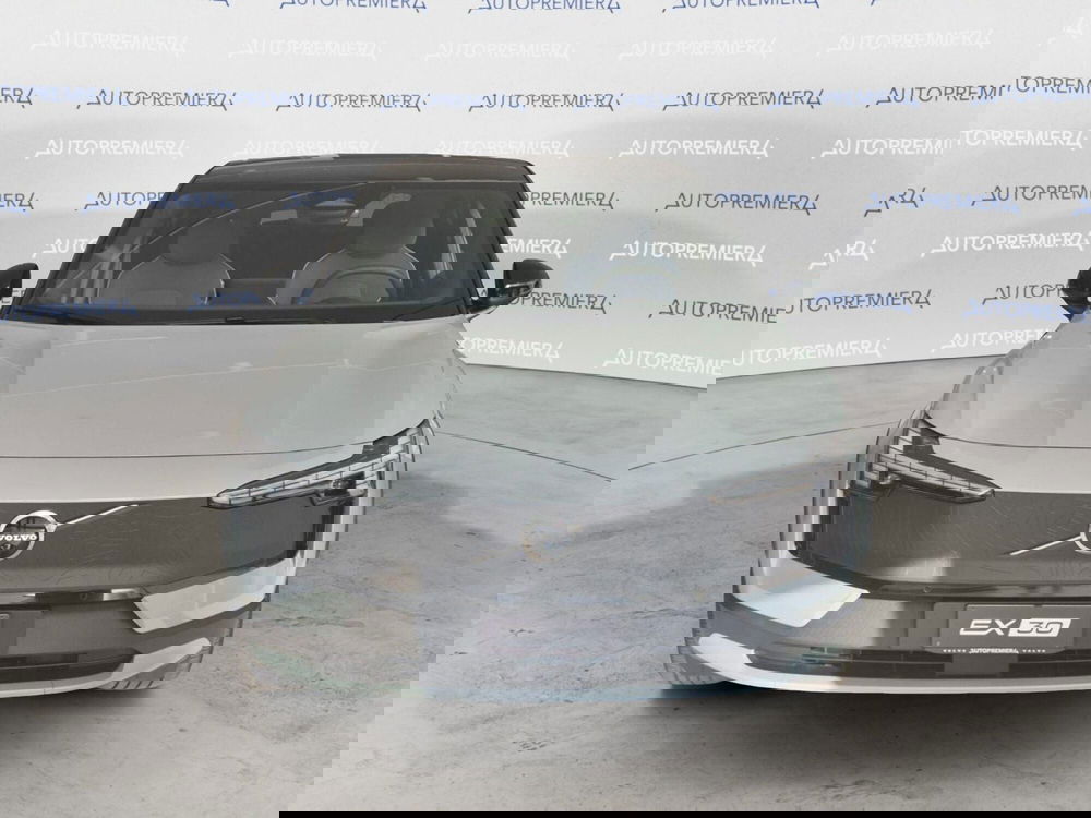 Volvo EX30 Cross Country nuova a Como (2)