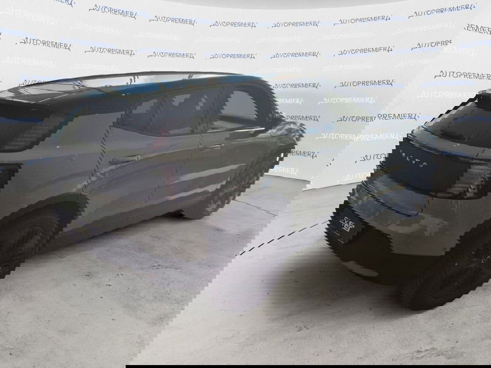 Volvo EX30 Cross Country nuova a Como (4)