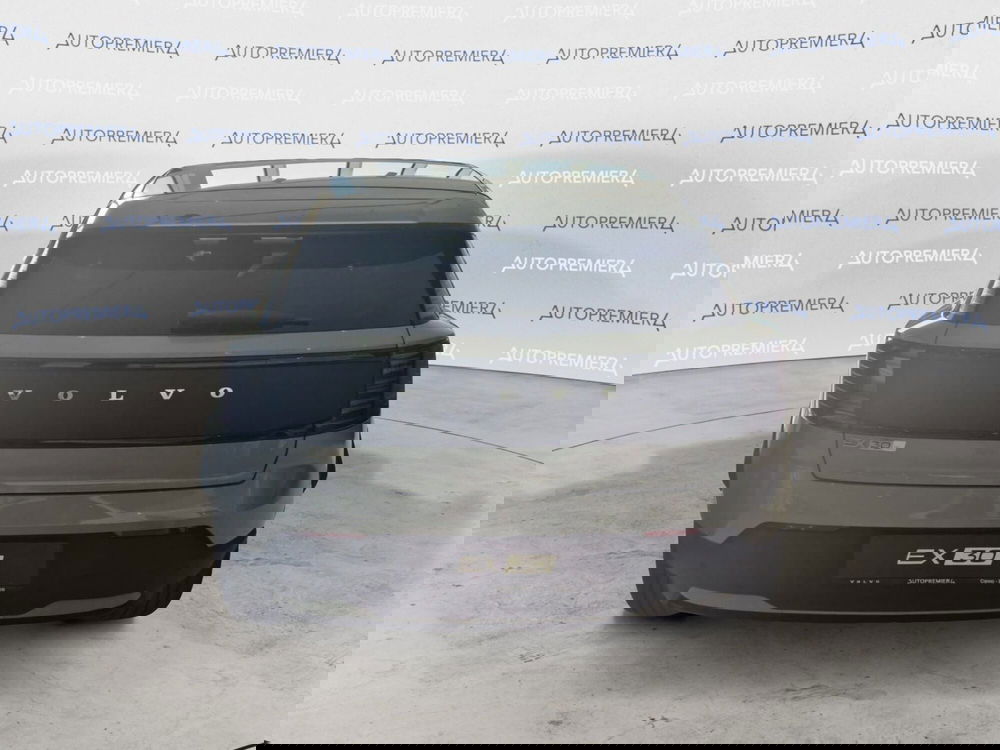 Volvo EX30 Cross Country nuova a Como (5)