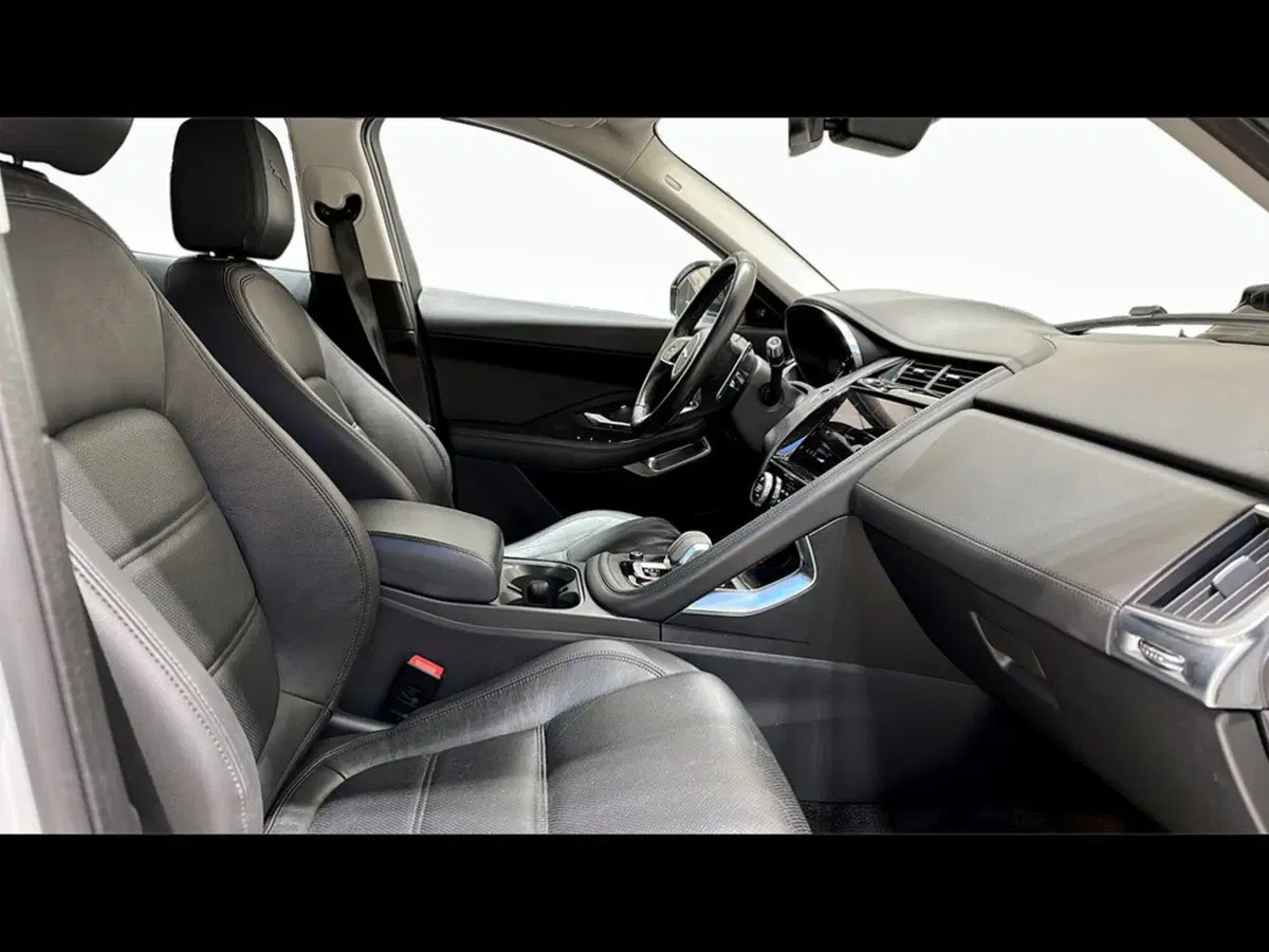 Jaguar E-Pace usata a Varese (3)