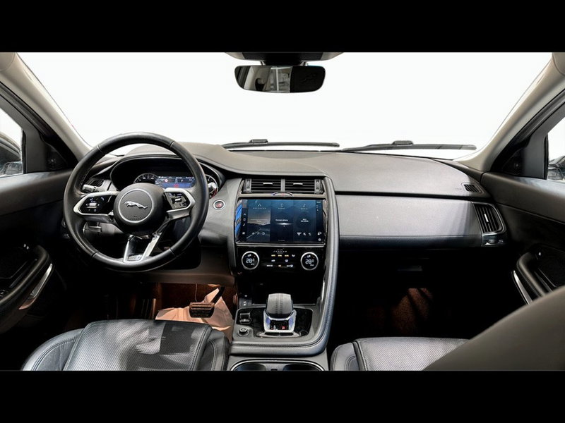 Jaguar E-Pace usata a Varese (4)