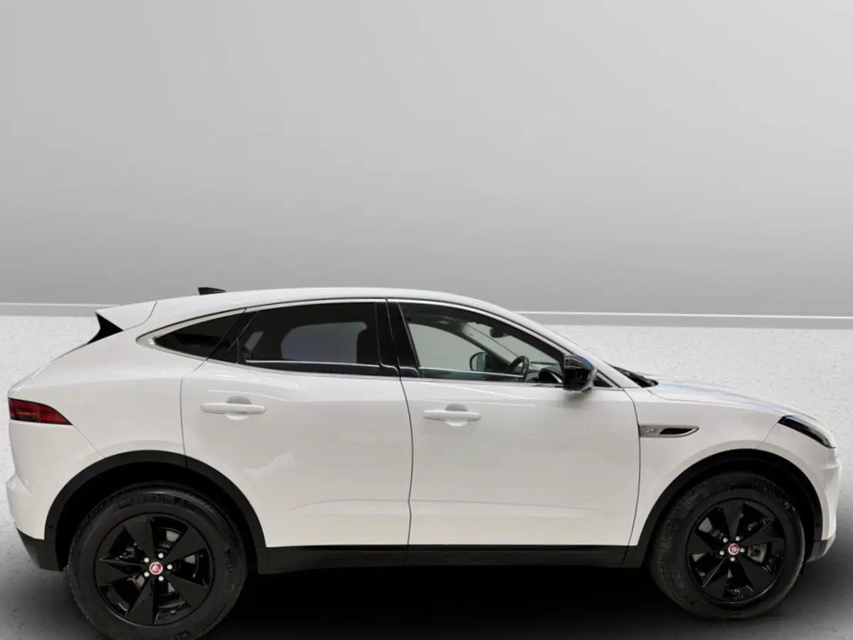 Jaguar E-Pace usata a Varese (6)