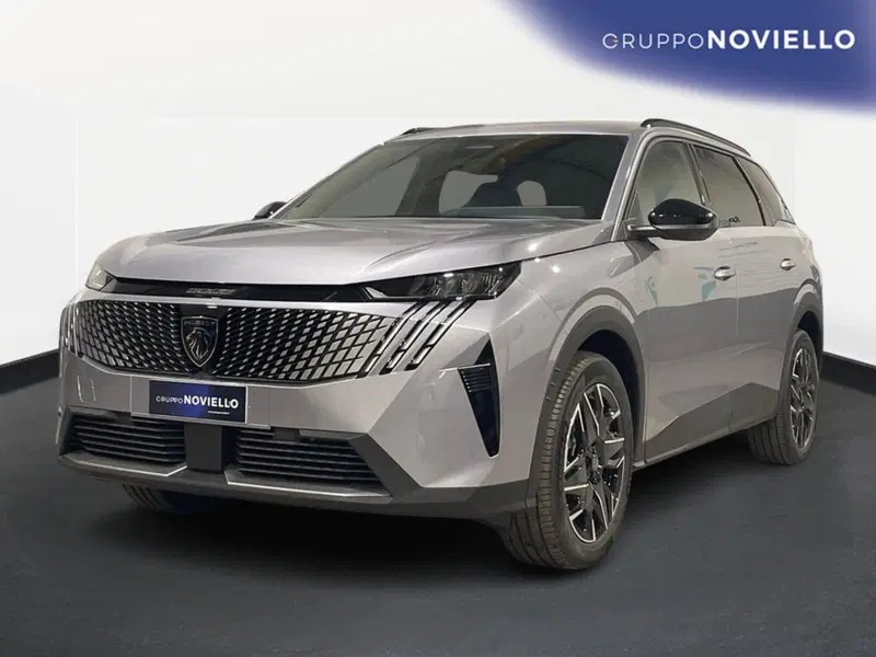 Peugeot 5008 nuova a Salerno