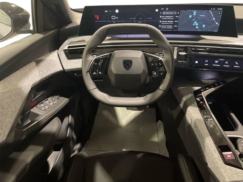 Peugeot 5008 nuova a Salerno (10)