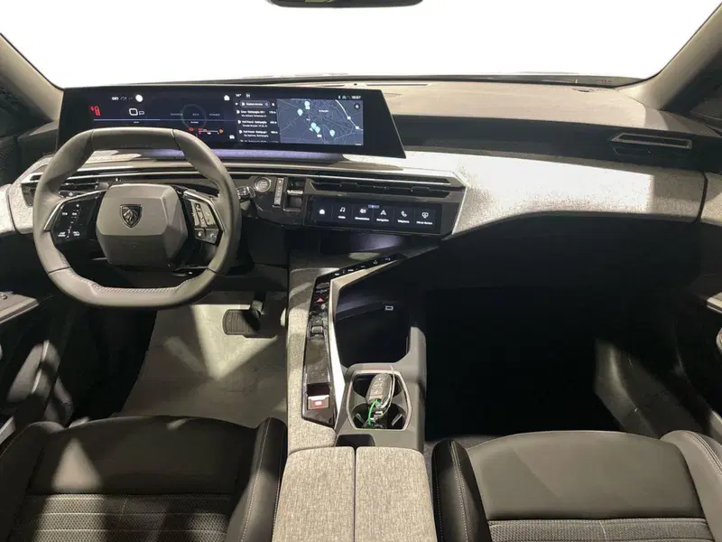 Peugeot 5008 nuova a Salerno (11)