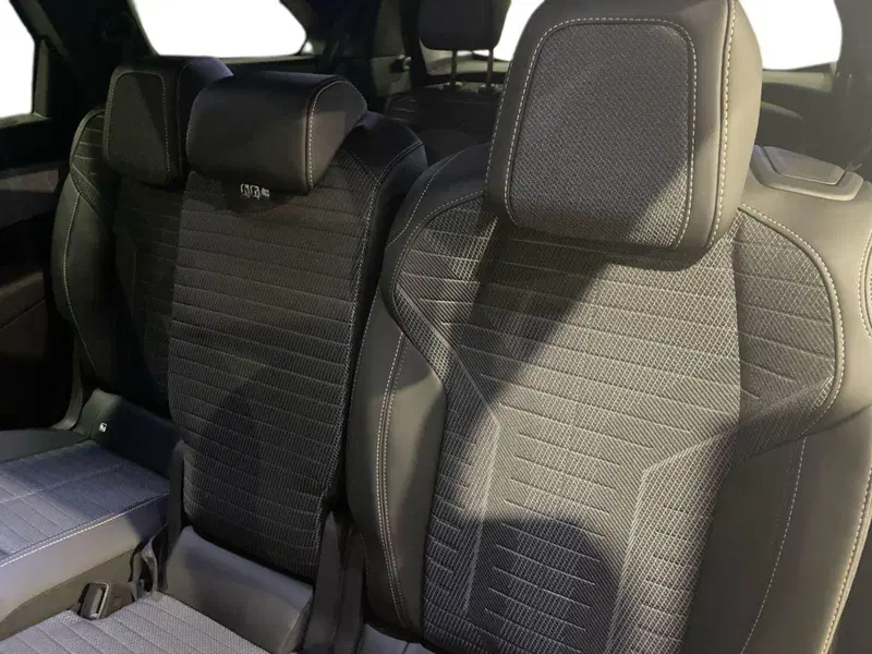 Peugeot 5008 nuova a Salerno (14)