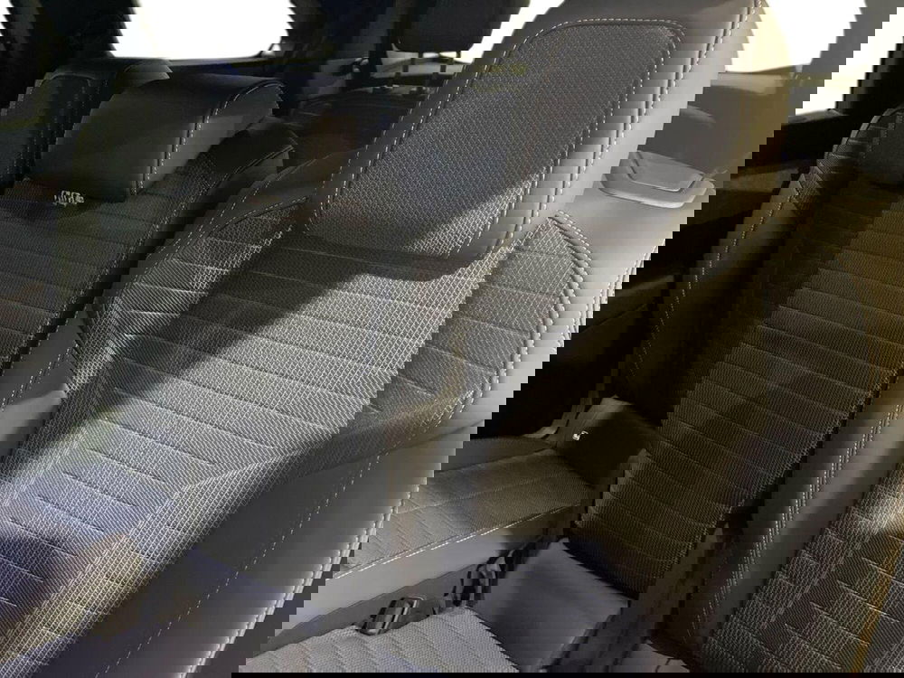 Peugeot 5008 nuova a Salerno (14)