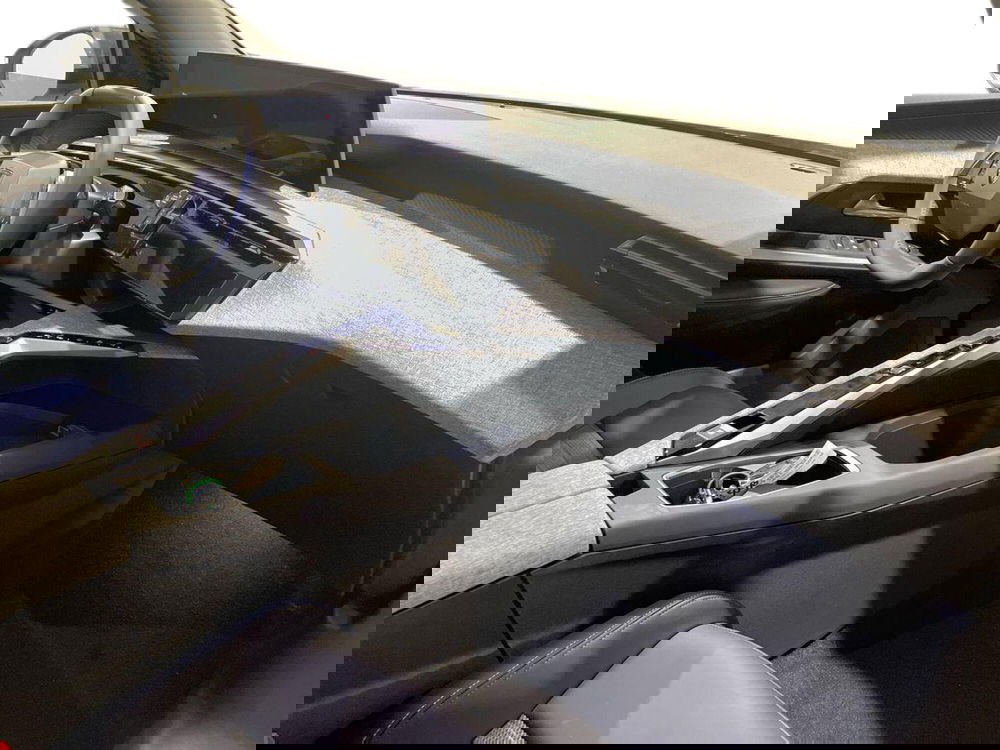 Peugeot 5008 nuova a Salerno (15)